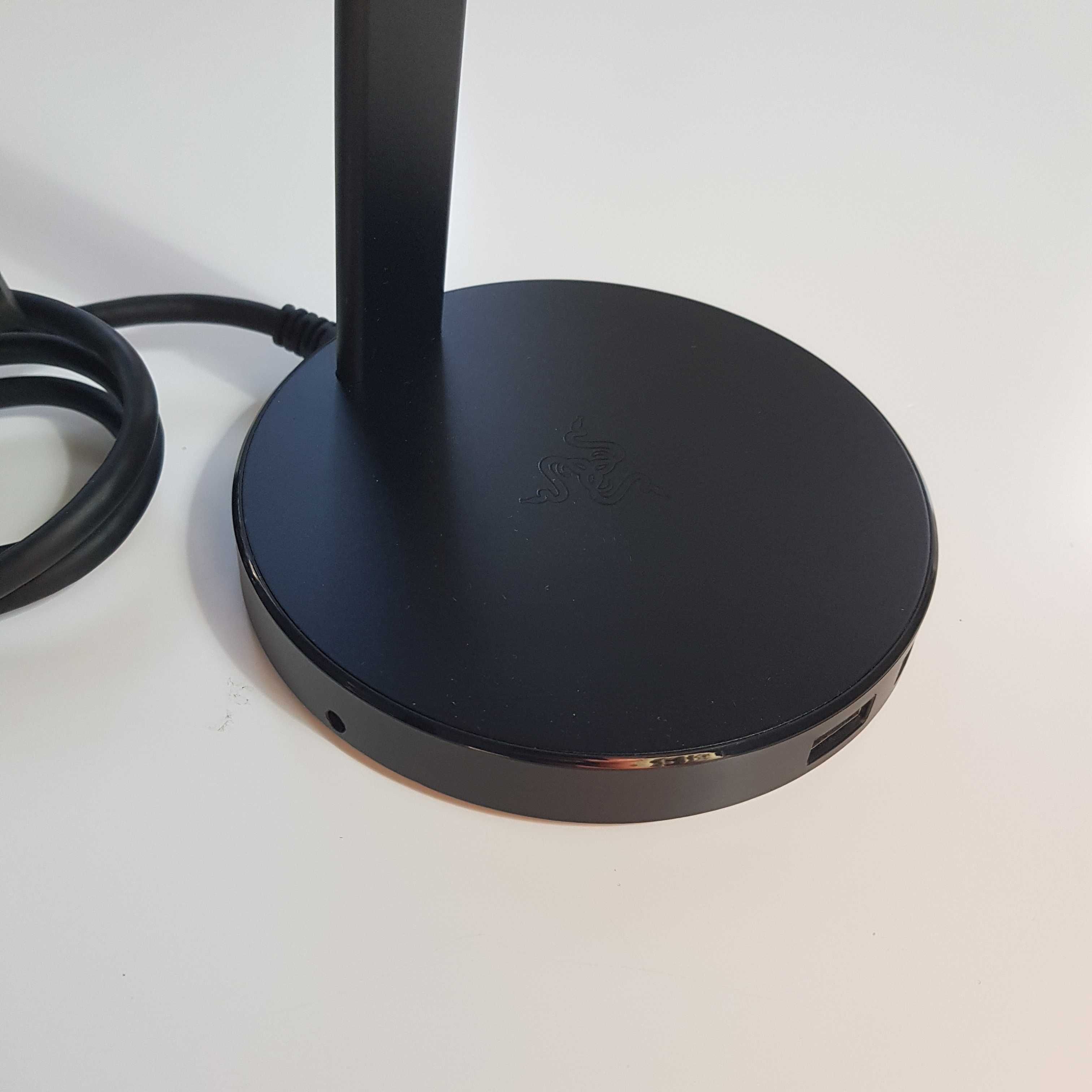 Razer - Base Station V2 Chroma - stojak na słuchawki
