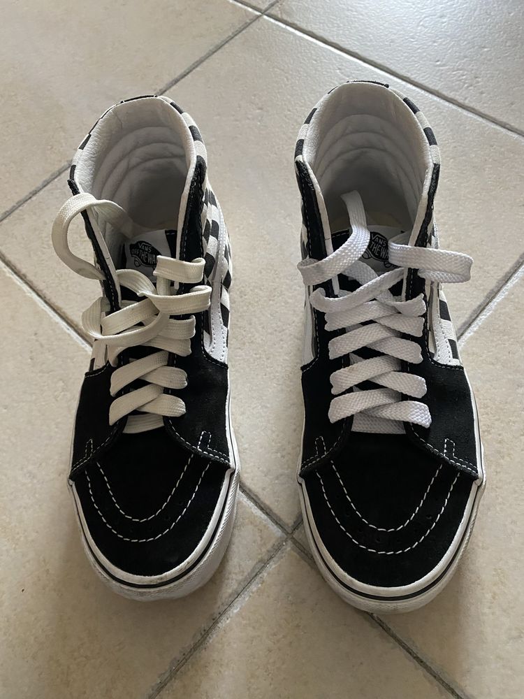 Vendo ténis bota Vans usados 1 vez.