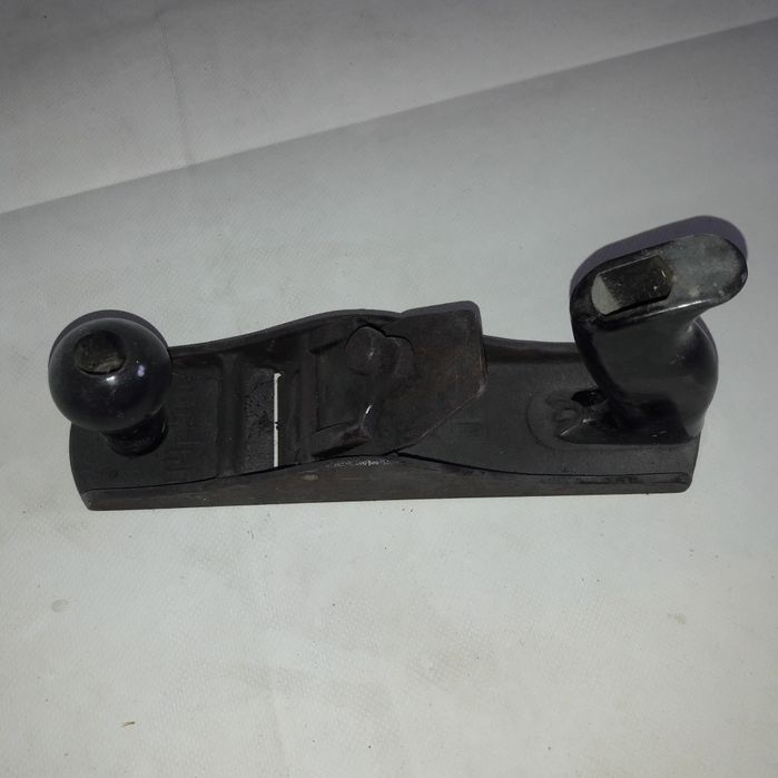 Рубанок по дереву.