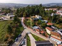 Moradia em Pedra com Lote de Terreno | Um Investimento Único e com Po