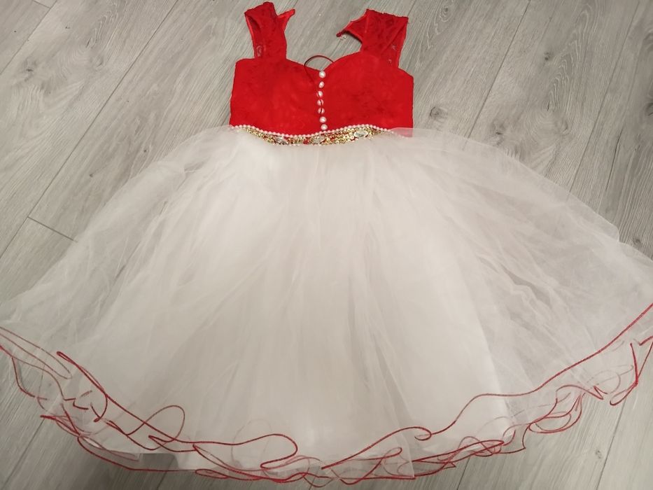 Розкішна святкова сукня для дівчинки