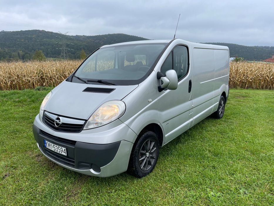 Opel Vivaro L2H1  L2H1 2,0cdti hak 249400km brutto - marża tempomat