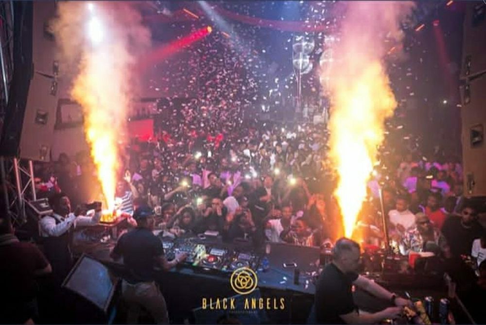 Aluguer som HK PROJECTOR (entre outros serviços)