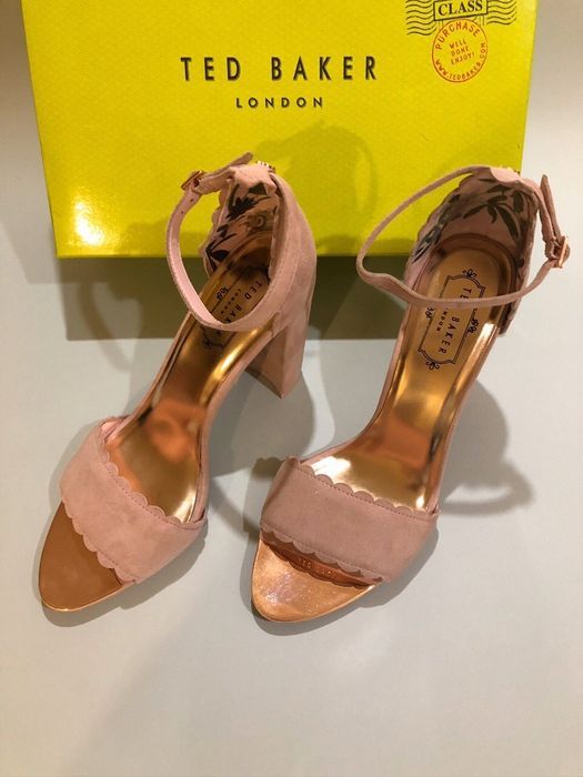 Босоножки Ted Baker 40,5р(26,2) шкіряні босоніжки