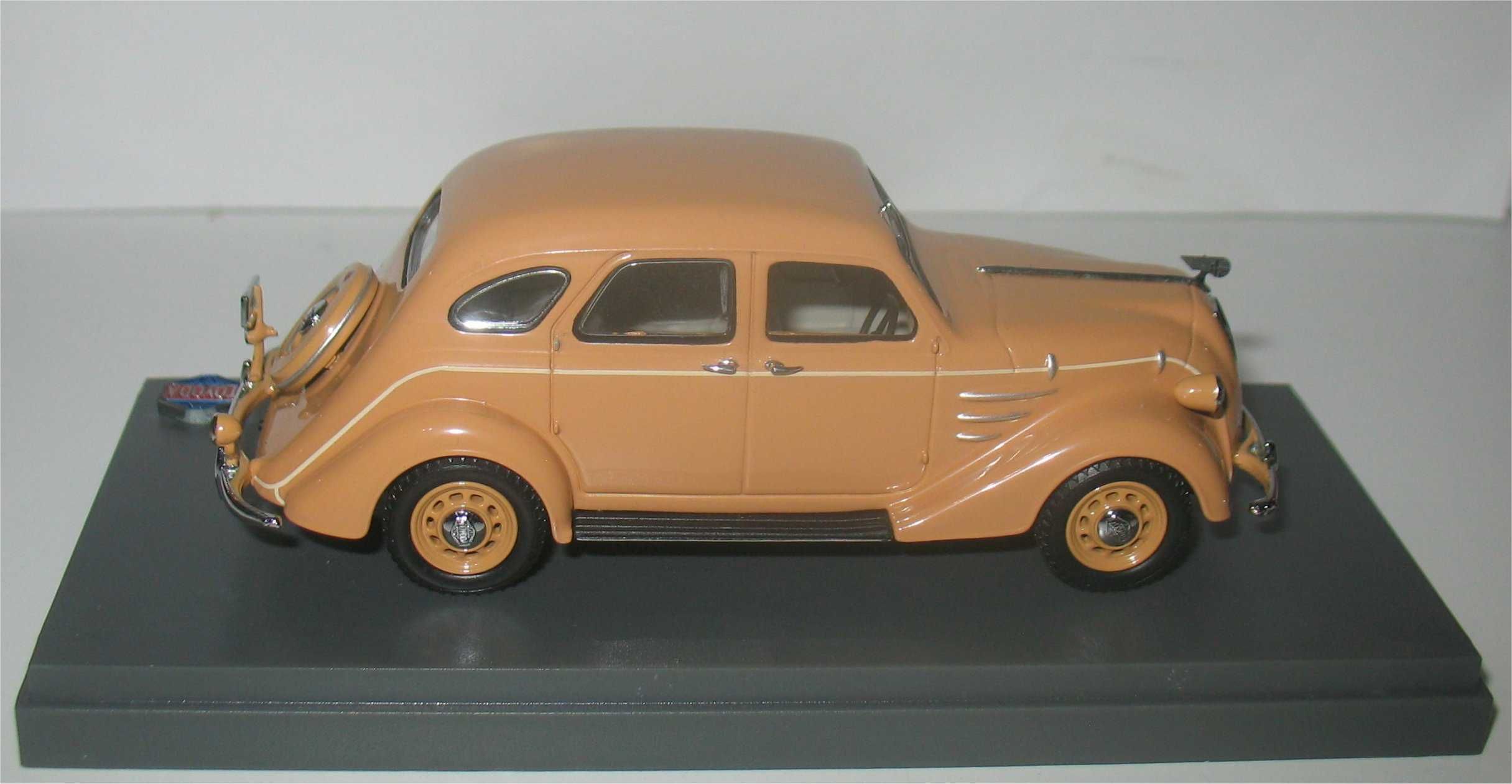 Kyosho - Toyota AA Sedan - 1936