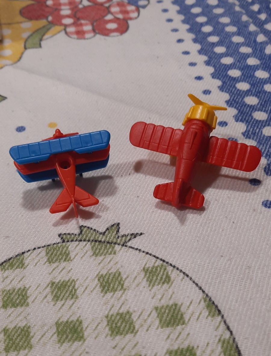 2 aviões de brincar