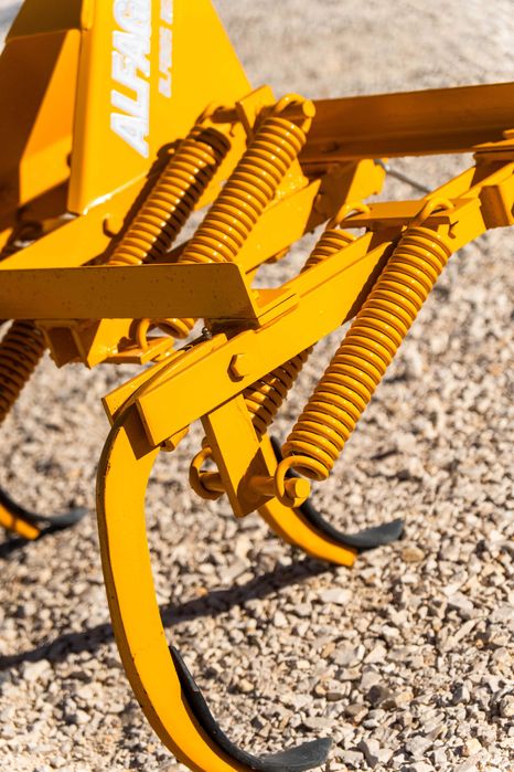 Escarificador Mola Dupla 5D e 7D (Chassi Baixo P/Vinhas e Pomares)