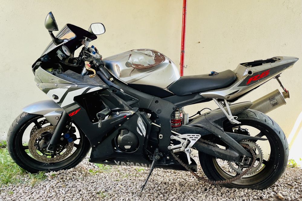 Yamaha R6 de 2004 (injecção)