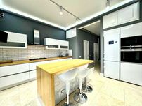 Продаю 3к квартиру в клубному будинку в центрі міста. ц1