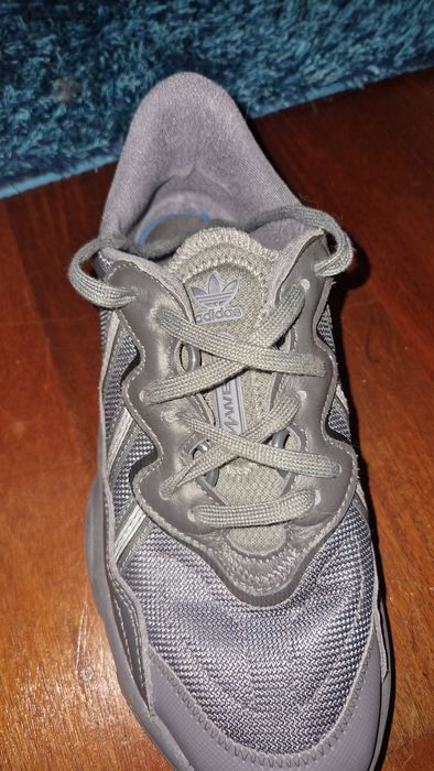 Ténis ADIDAS Ozweego 41.5 1/3 1/2 Cinzento