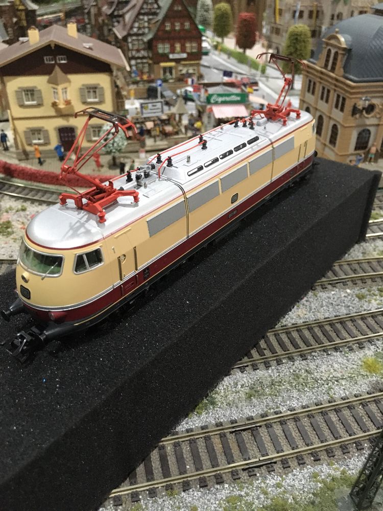 Locomotiva Marklin digital com Som, escala H0