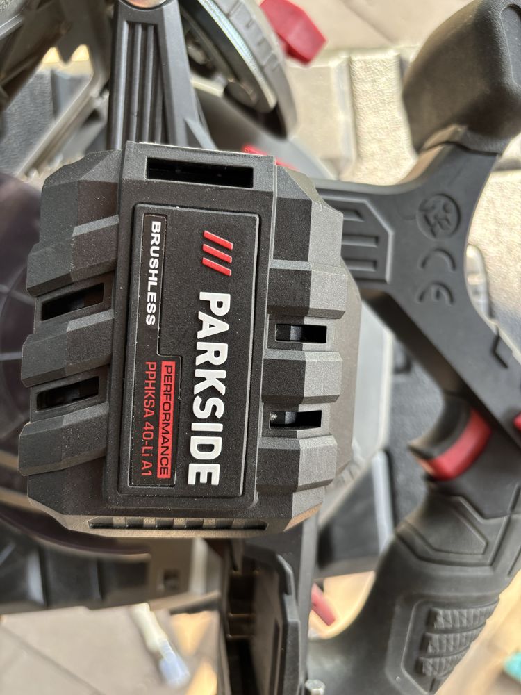Pilarka Parkside Performance 40V uszkodzona