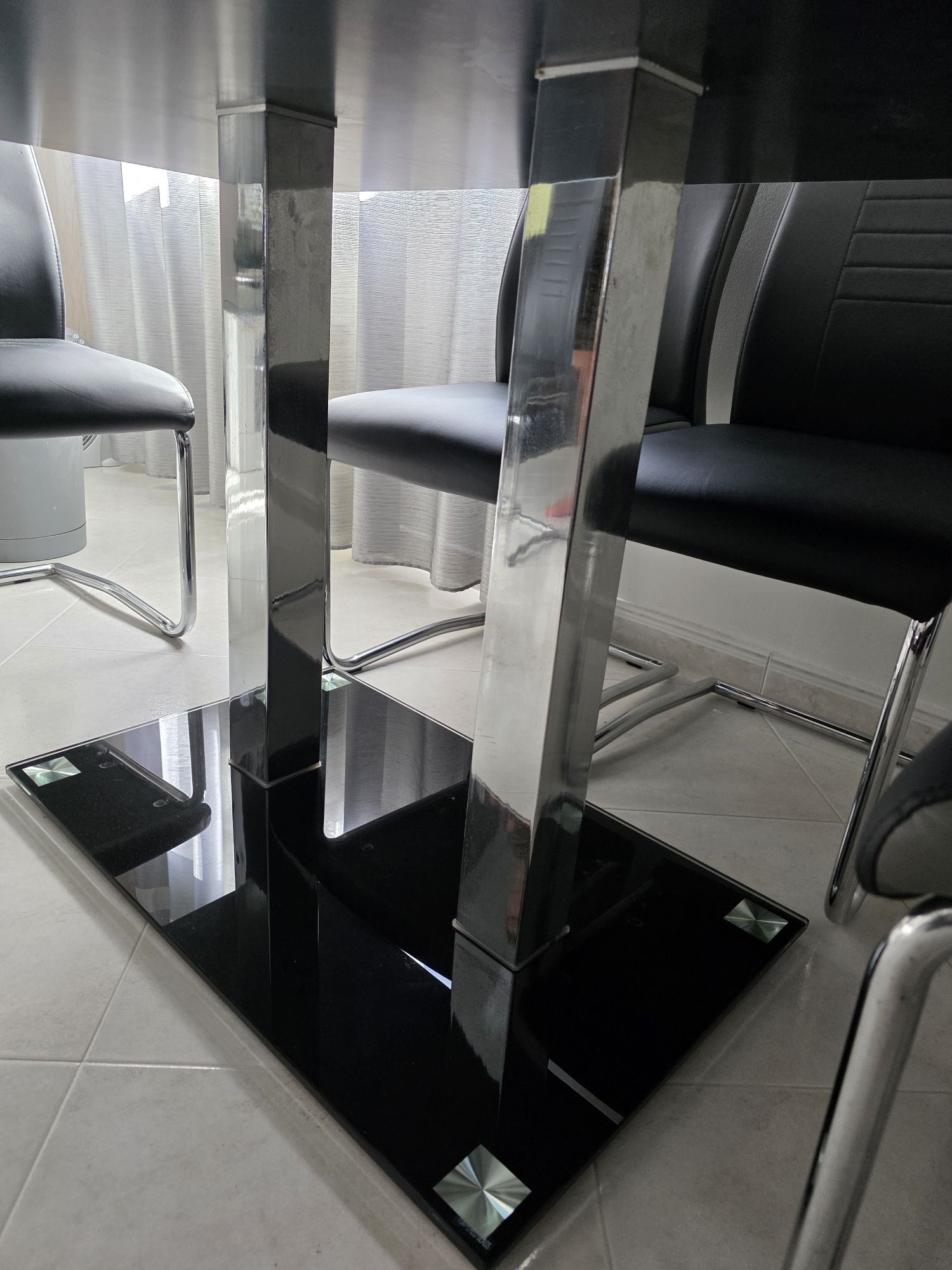 Mesa de sala de Jantar
