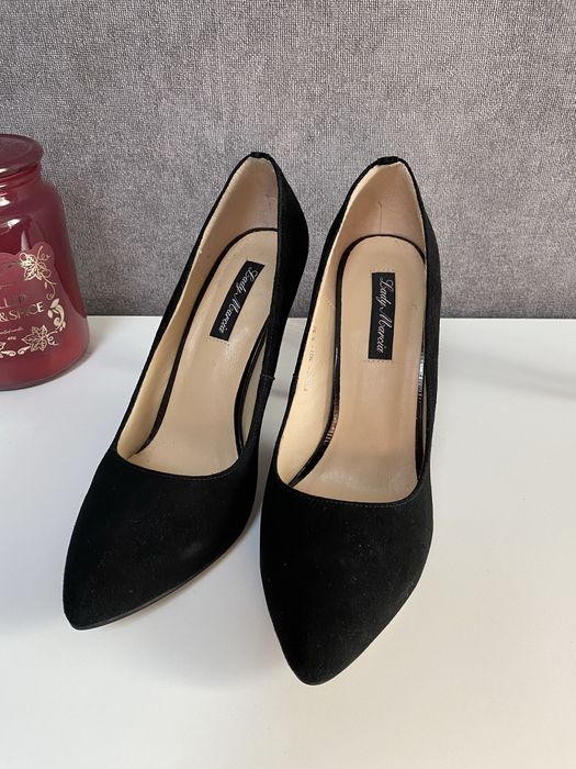 Туфлі на шпильці