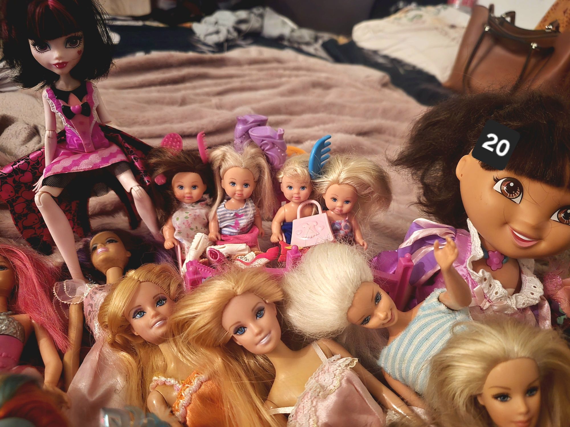 Lalki BARBIE szukaja nowego domu