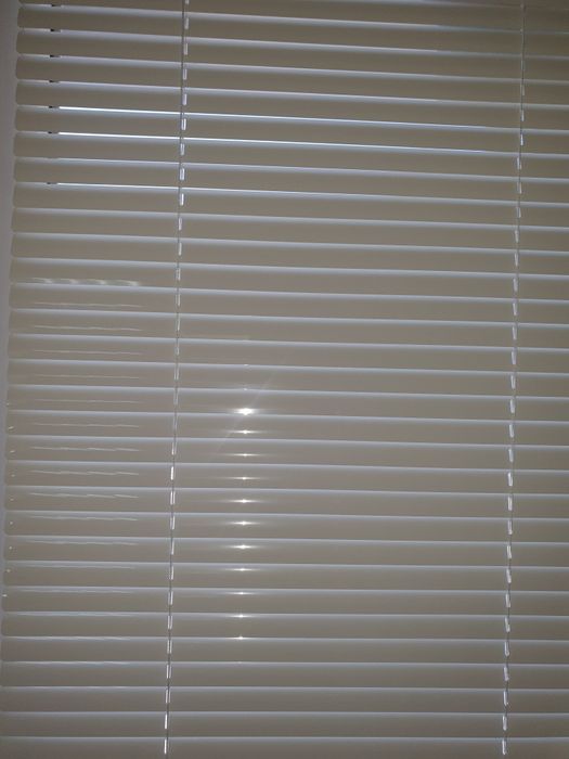 Жалюзи белые состояние новых
