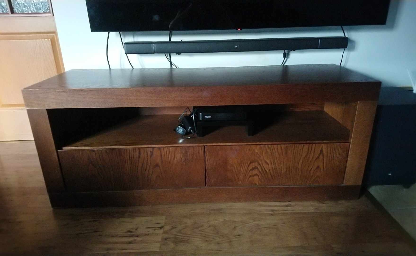 Półka, szafka pod telewizor