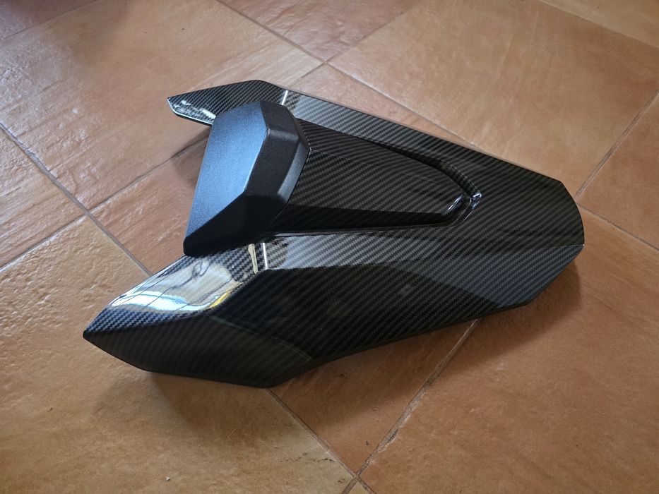 Tampa banco traseiro cb650r 2021