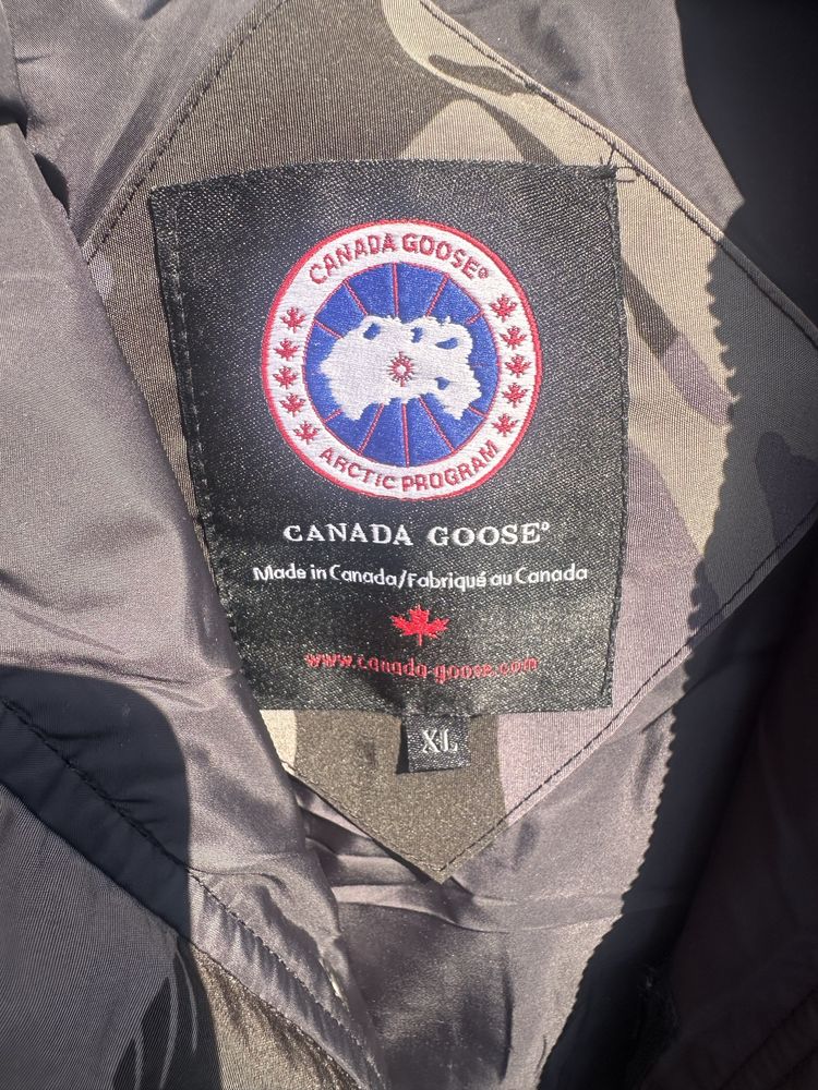 Canada Goose Мужской пуховый жилет  камуфляжной расцветки