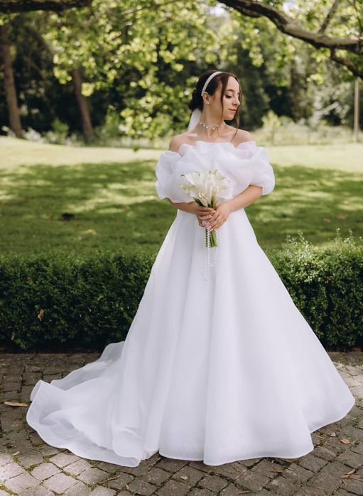 Продається весільна сукня