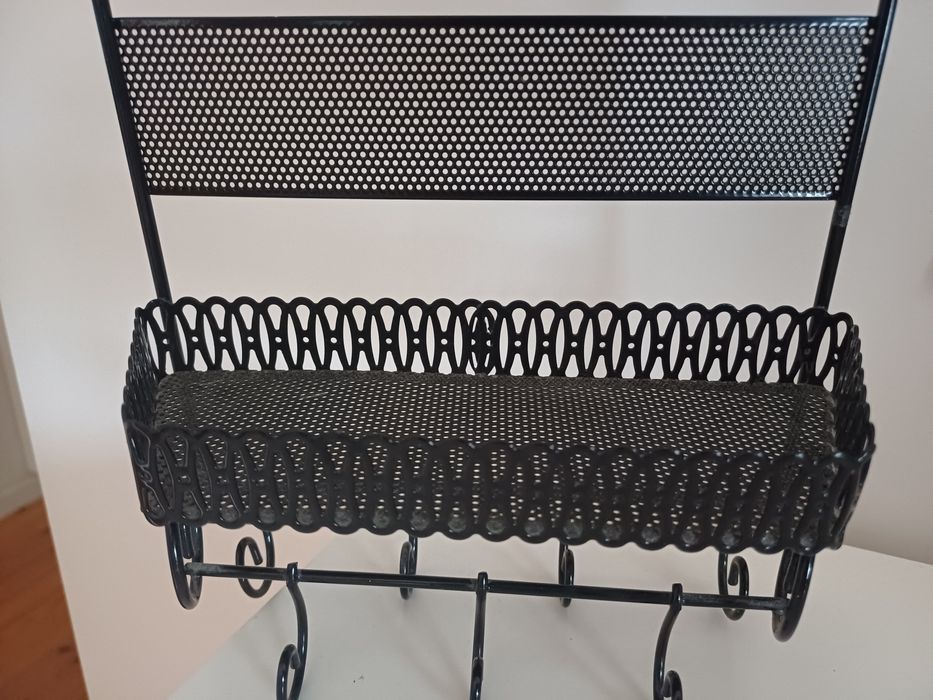 Porta-jóias metálico preto