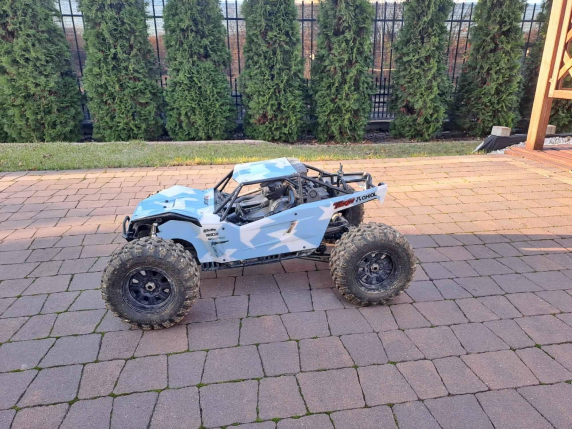 Axial yeti XL 1:8 monster buggy.