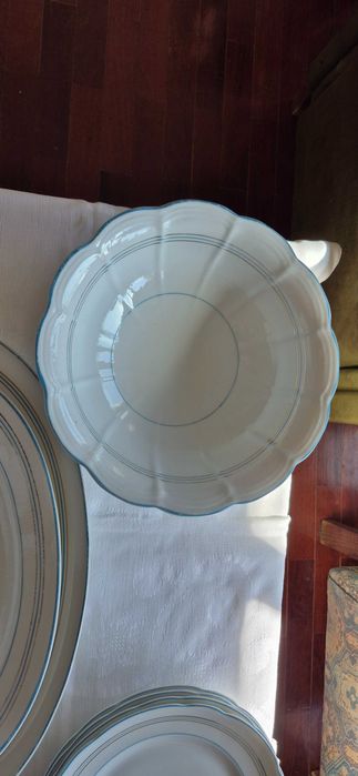 Peças de louça antiga da Vista Alegre e Sacavém