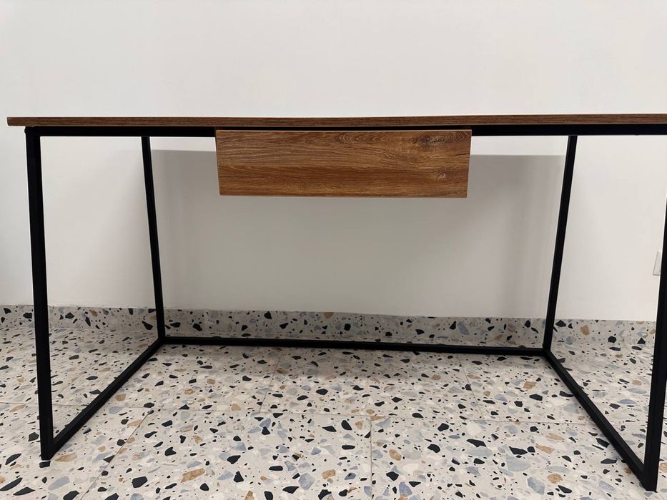 Стіл офісний з шухлядою