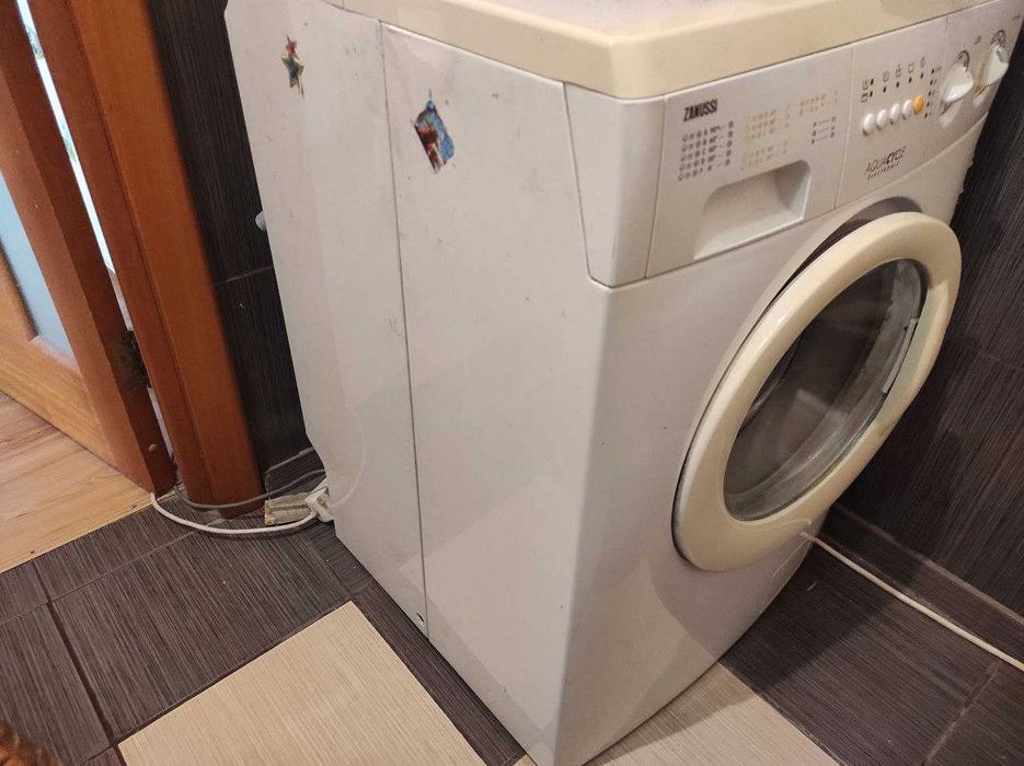 Стиралка ZANUSSI FAE1025V