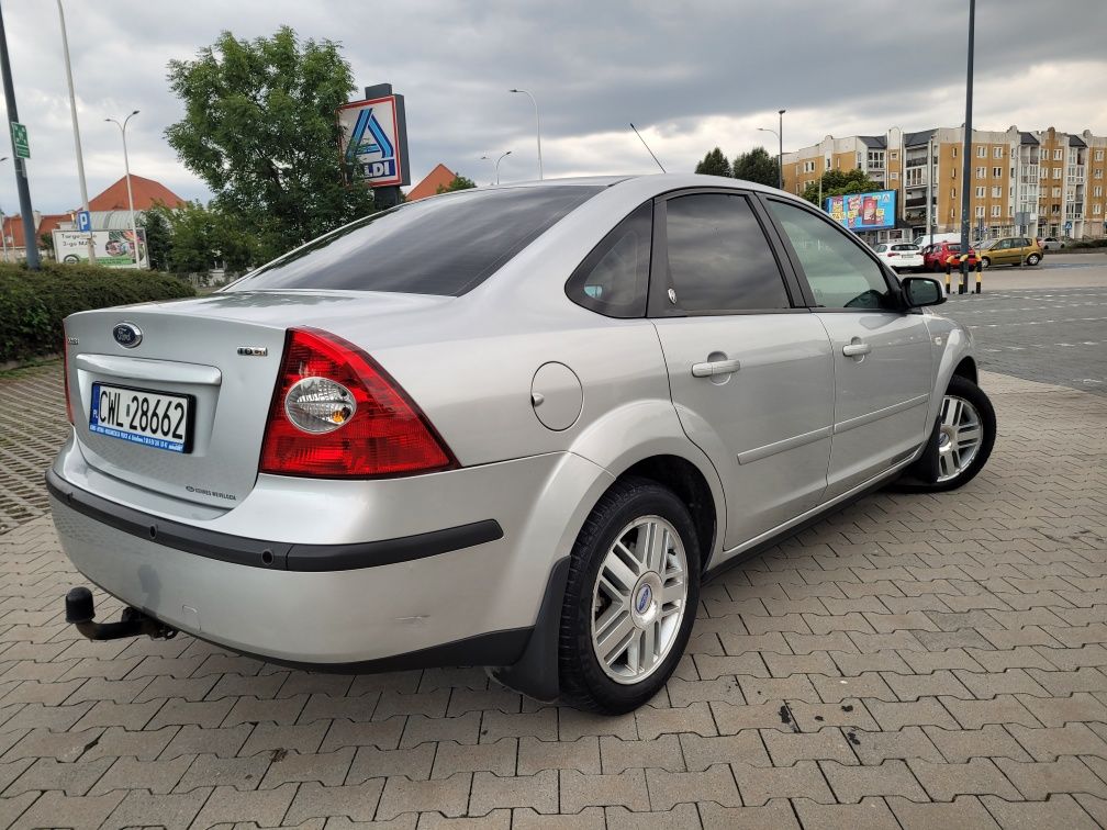 Ładny Ford Focus mk2 sedan 1.8 TDCI 115km-2005 rok-Klima-Hak-Oszczędny