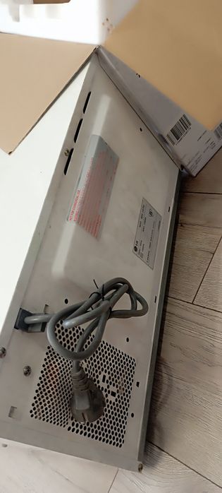 Kuchenka mikrofalowa 1000w LG sprawna