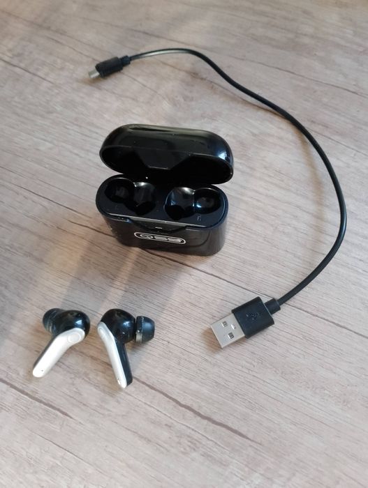 Do sprzedania słuchawki bezprzewodowe TWS Earbuds pro.