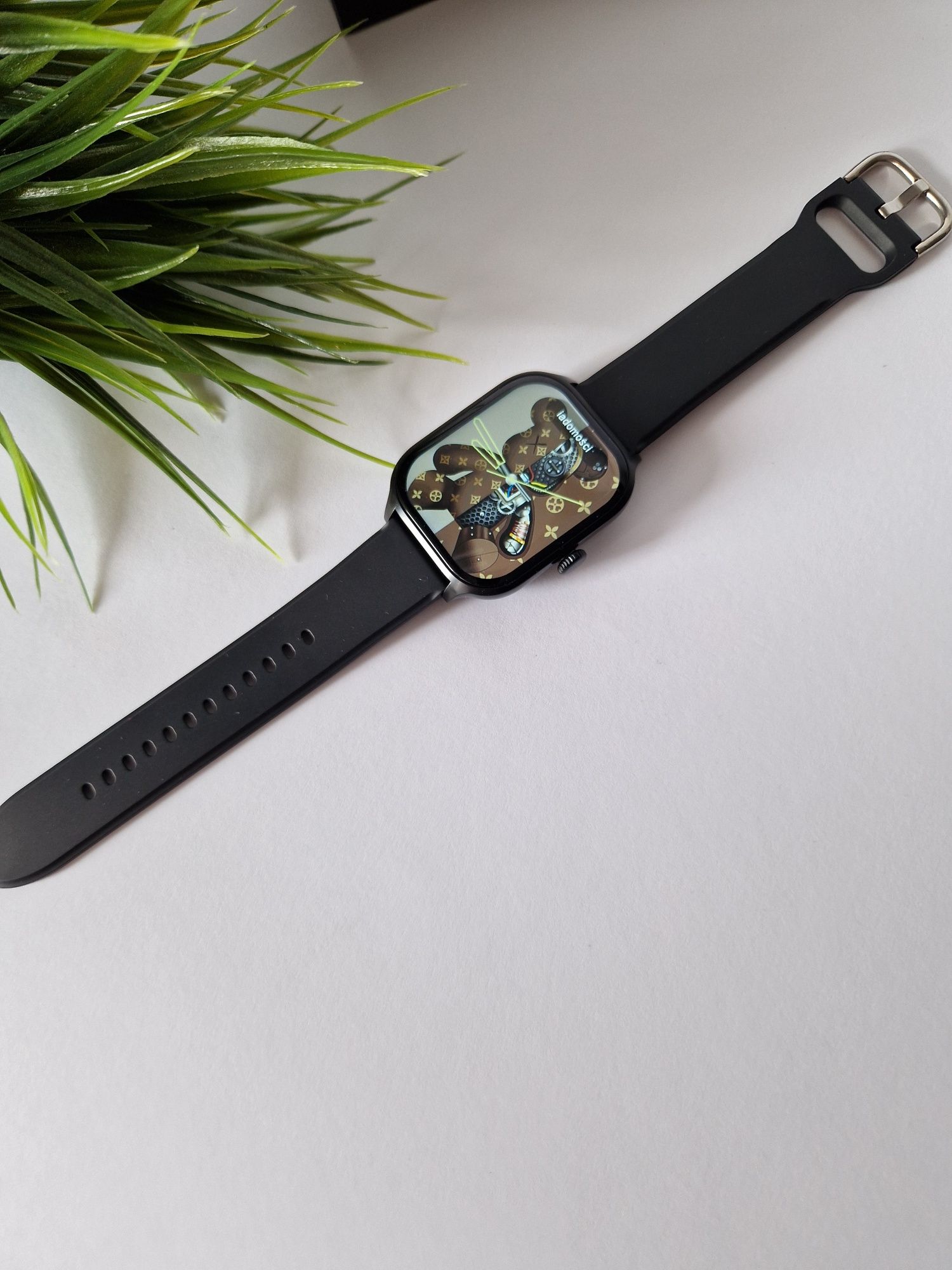 Smartwatch hk9, w pełnym komplecie, nowy