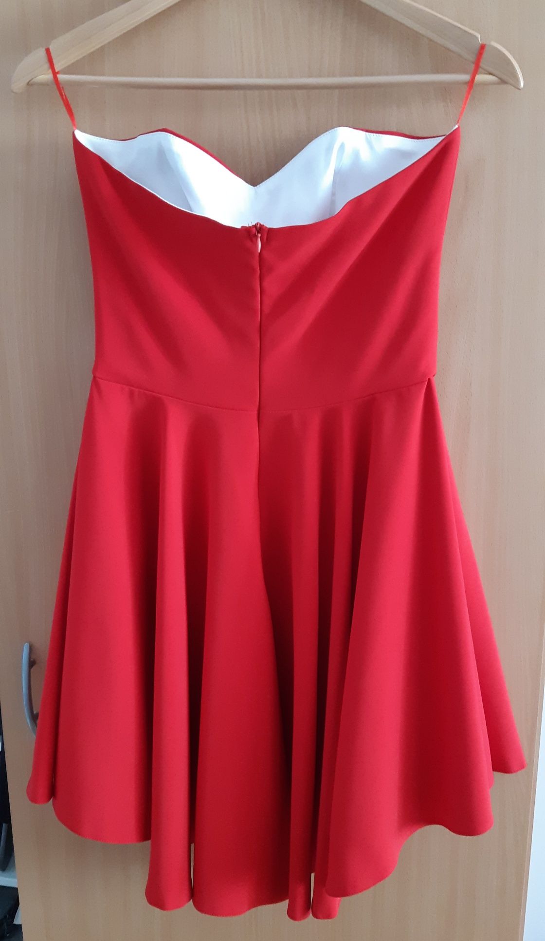 Agnes czerwona sukienka bez ramiączek, studniówka, osiemnastka, bal