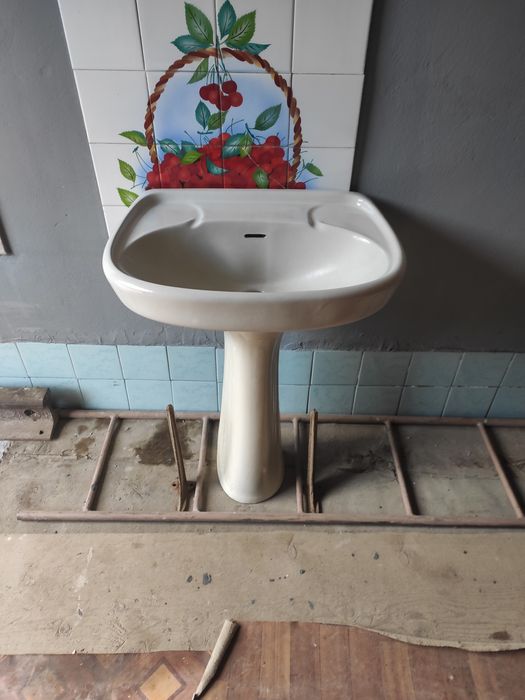 Умивальник з стійкою ціна за все