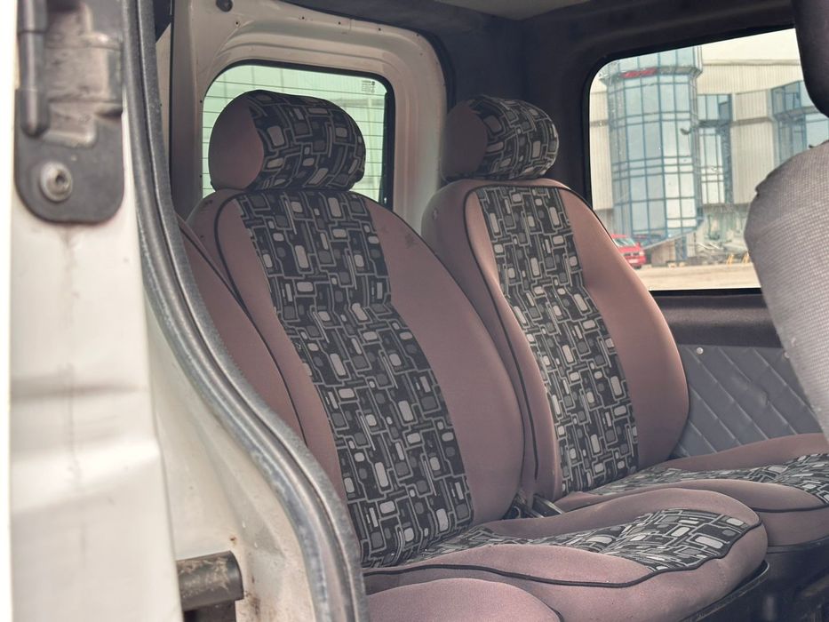 Opel Vivaro 9 місць