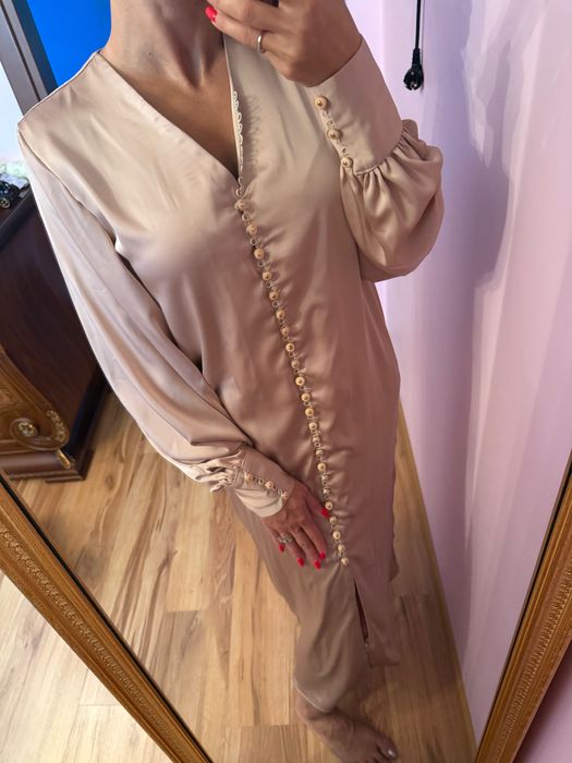 Дизайнерська шовкова сукня з розкішними ґудзиками, нова