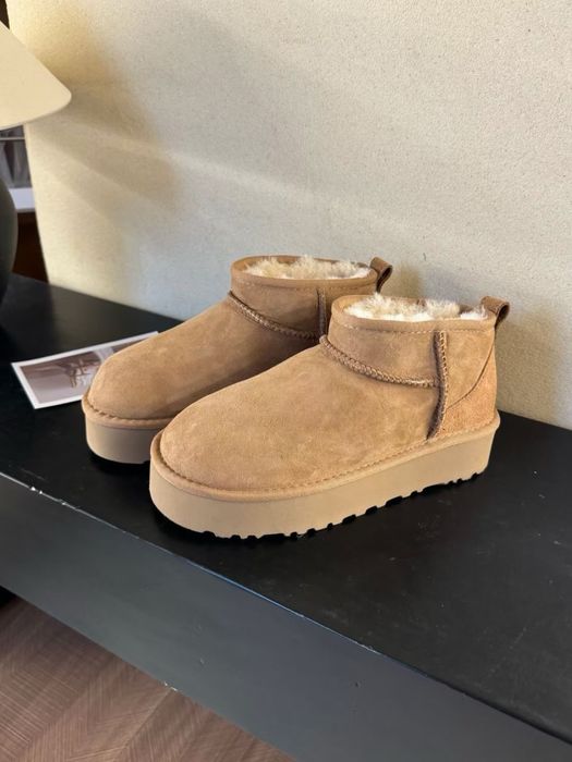 Зимові хутряні жіночі уггі чорні, руді ugg на платформі