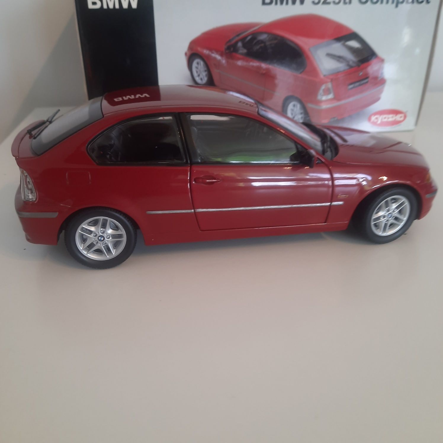 Bmw 325 ti compact kyosho 1:18 kolekcjonerski