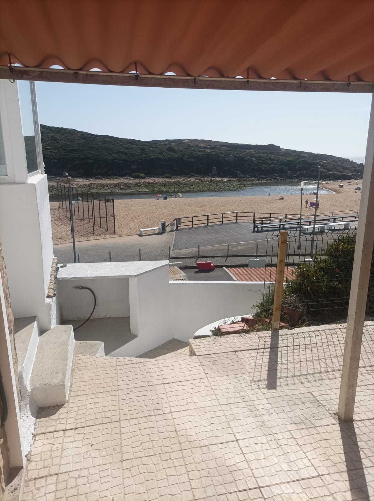 Casa aluga-se em frente á praia