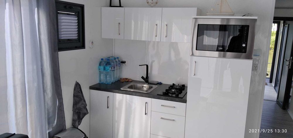 Luksusowy Domek na wodzie Lagobau Elite – 9m Hauseboat (do odl.  VAT)