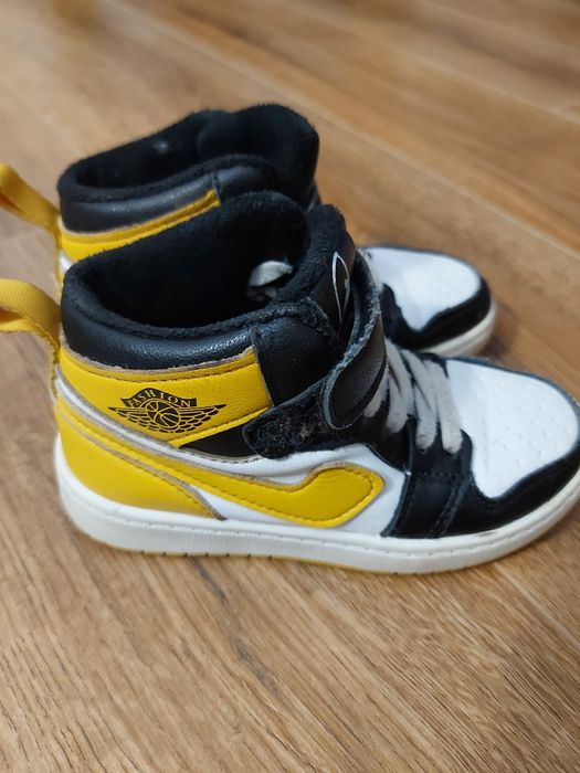 Взуття для хлопчика осіннє