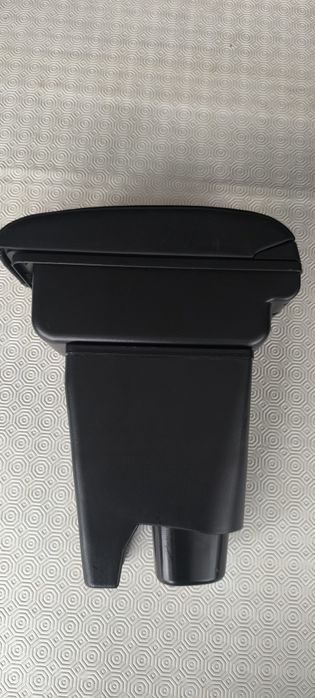 Apoio braço central carro