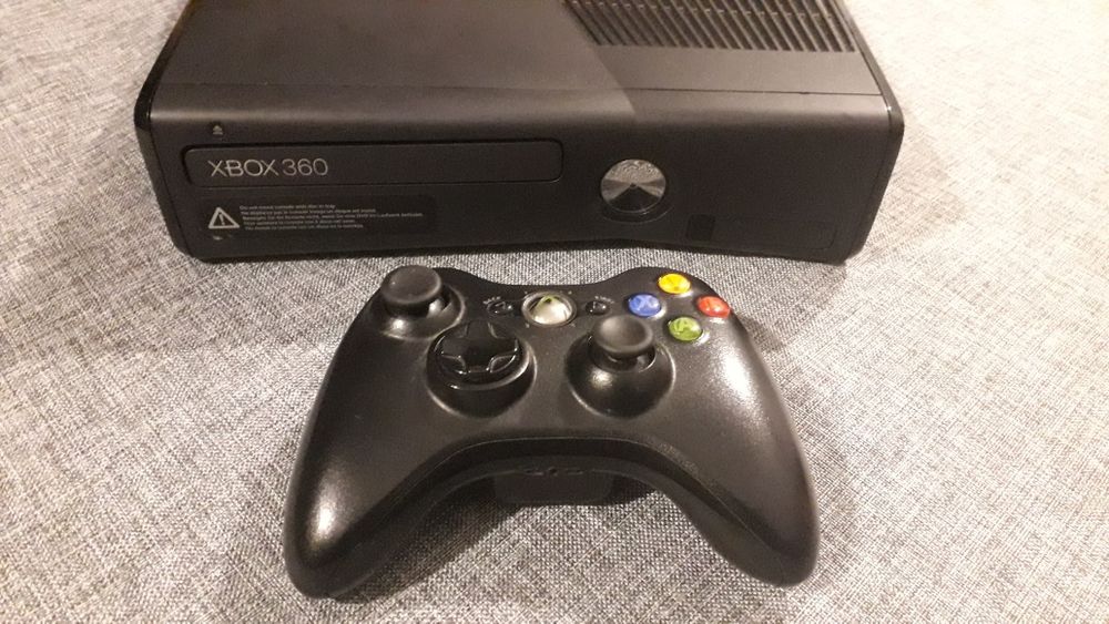Konsola Xbox 360 + pad - na części