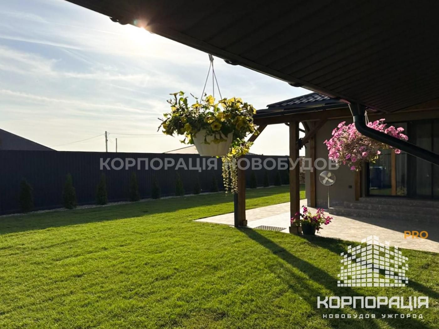 Продаж будинку з ремонтом, меблями, технікою, каміном та басейном