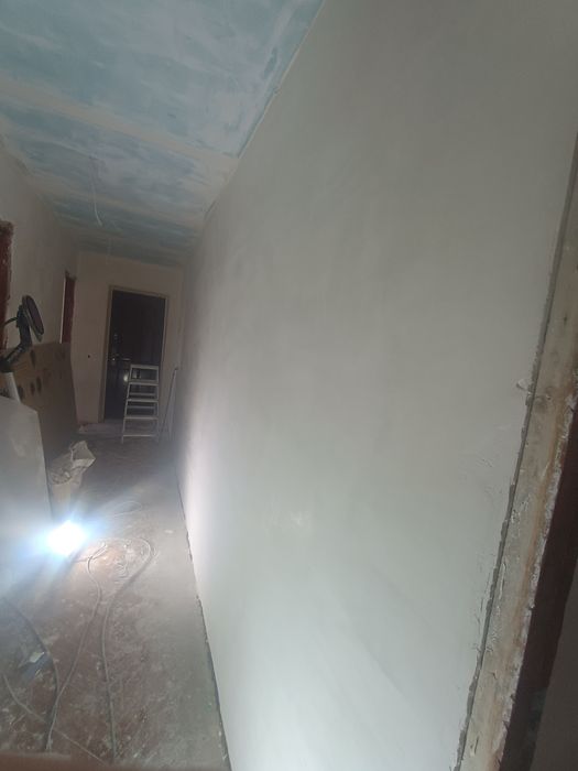 Шпаклювання стін, старт + фініш.