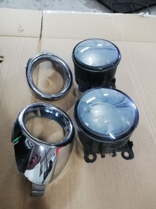 Halogeny lampy przeciwmgielne ramki kratki chrom Ford Fiesta Mk7 VII