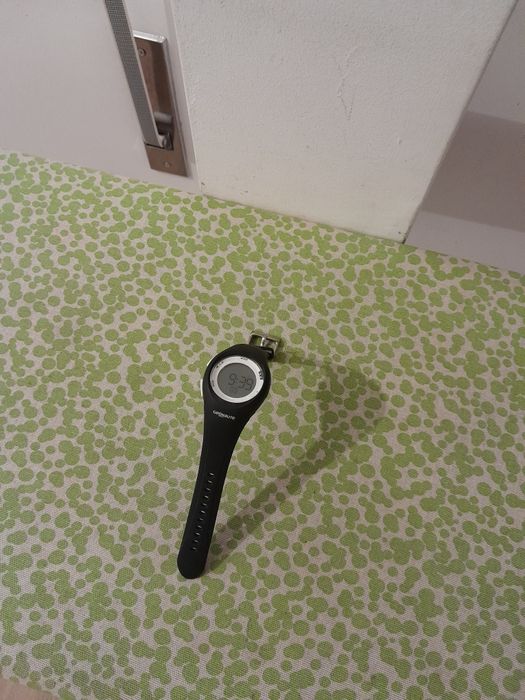 Vendo Relógio DECATHLON muito bonito como novo