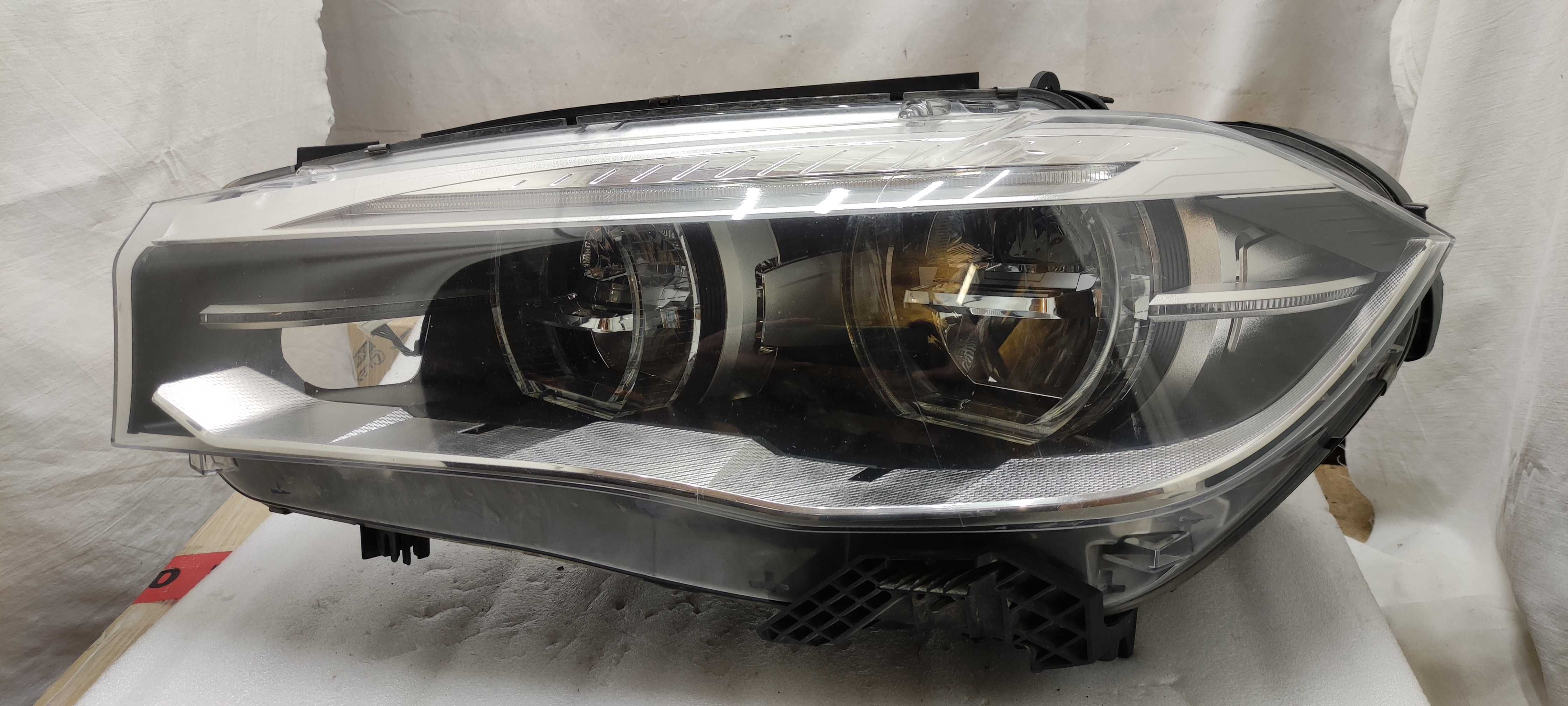 Фара левая  правая  BMW X5 F15 LED Adaptive  2014- бу без блоков