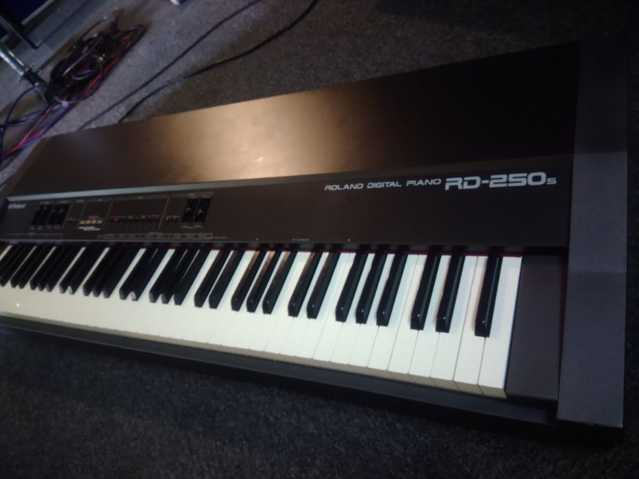 Roland RD 250S - Piano Digital